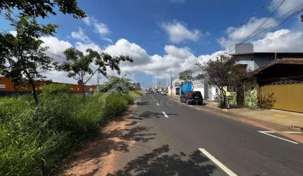 Excelente lote comercial na Av. Principal do Comercio e Condomínios