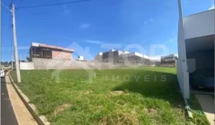Excelente terreno de 275 metros no Res. Village IV
