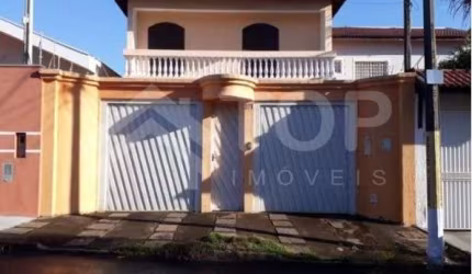 Excelente sobrado de 4 dormitórios, com 1 suíte na melhor localização do Jardim Acapulco