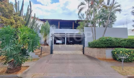 Casa Sobrado a Venda no Parque Santa Mônica com 3 suítes