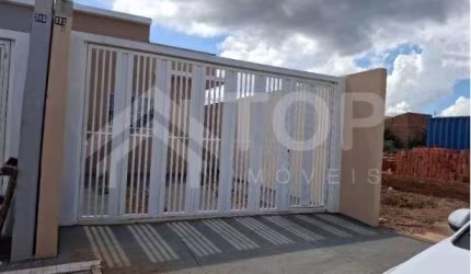 Excelente casa de 2 dormitórios novinha no Parque Industrial para vendas
