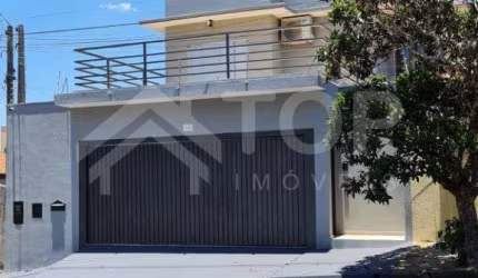Lindo sobrado em excelente localização no Jardim Acapulco para vendas