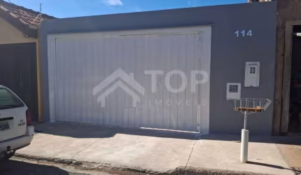 Excelente casa nova, de 2 dormitórios com 1 suíte, no bairro São Carlos VIII