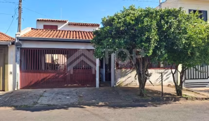 Excelente imóvel de 4 dormitórios com 1 suíte no bairro Jardim Santa Felícia