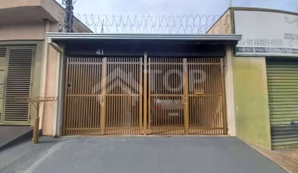 Linda casa de 2 dormitorios no bairro Parque Sisi