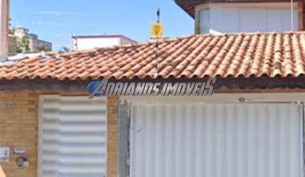 SOBRADO COM 04 SUÍTES  E PISCINA