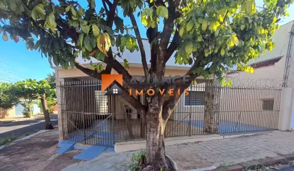 Casa com 3 quartos à venda na Vila Tibério, Ribeirão Preto , 170 m2 por R$ 320.000