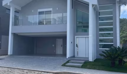 Casa à venda no bairro Ariribá - Balneário Camboriú/SC