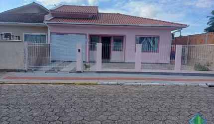 Casa com 2 quartos à venda na Prefeito Avelino Muller, 155, Vendaval, Biguaçu, 127 m2 por R$ 600.000