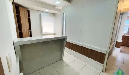 Sala comercial com 3 salas à venda na Rua Conselheiro Mafra, 758, Centro, Florianópolis, 35 m2 por R$ 340.000