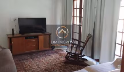 Casa em Maravista, Niterói: 200m², 3 dormitórios, 2 banheiros - Venda e Locação por R$780k