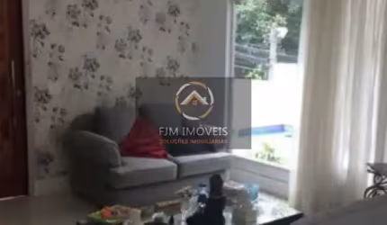 Casa à Venda em Engenho do Mato - 3 Suítes, 200m², R$1.8M