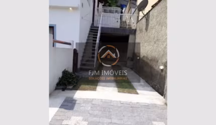 Casa em Sapê, Niterói: 219m², 5 dormitórios, 4 banheiros por R$420K - Venda