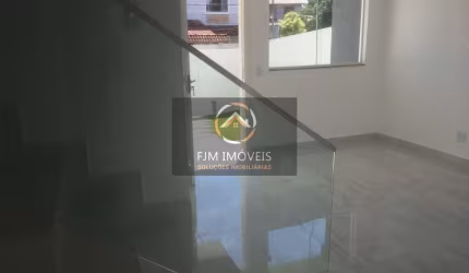 FJM IMÓVEIS VENDE.Conheça essa incrível casa localizada em Serra Grande - Niterói! Com 140M² de área útil, essa propriedade é perfeita para quem busca conforto e espaço para toda a família. São 4 dorm