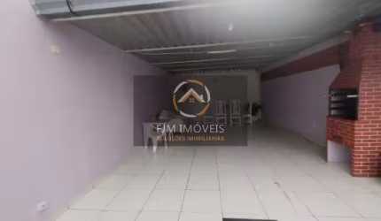 FJM IMÓVEIS VENDE. Casa em Trindade - São Gonçalo com 2 dormitórios, 2 banheiros à venda por R$ 367.000. Confira agora mesmo!