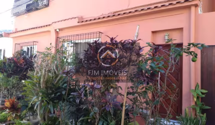 Casa em Santa Rosa, Niterói: 5 dormitórios e 3 suítes por R$ 690.000 para venda e locação