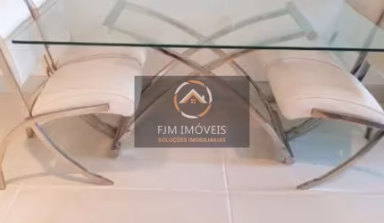 Flat em Camboinhas - Niterói com 84m², 2 dormitórios e 2 banheiros por R$ 600.000 para venda e locação.