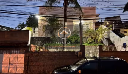 Casa de 300m² em Venda da Cruz, Niterói - 3 Dormitórios, 2 Banheiros por R$ 590.000 para venda