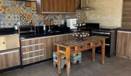 Encontre a cobertura duplex perfeita em Ingá - Niterói com 242M² de área útil, 4 dormitórios, 2 suítes e 5 banheiros. À venda por R$1.950.000. Confira agora!
