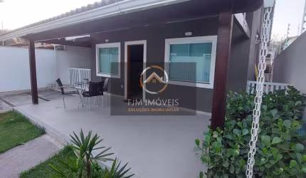 Casa em Barroco, Itaipuaçu - Maricá: 120m², 2 dormitórios, 1 suíte, 3 banheiros. À venda por R$ 650.000.