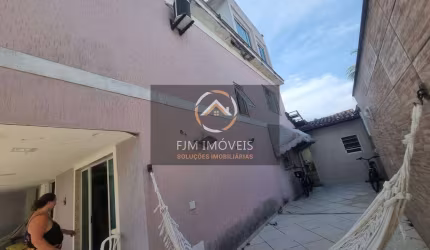 FJM IMÓVEIS VENDE: Casa em Piratininga, Niterói: 5 Quartos, 2 Suítes - R$ 980.000