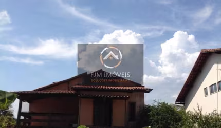 Casa de 320m² em Itaipu, Niterói: 4 dormitórios, 2 suítes, 4 banheiros - venda por R$1.600.000
