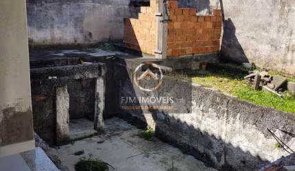 FJM IMÓVEIS VENDE:Casa em Piratininga, Niterói: 273m², 3 dormitórios, 1 suíte, 3 banheiros. Venda por R$ 1.500.000.