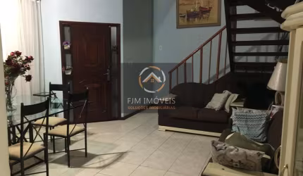 FJM Imóveis vende: Casa à Venda em Itaipu, Niterói: 3 Dormitórios e 133m²