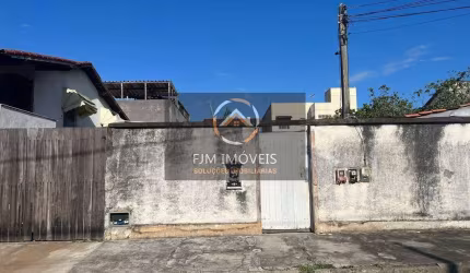 Casa à Venda em Piratininga - Niterói: 1 Quarto, 80m²