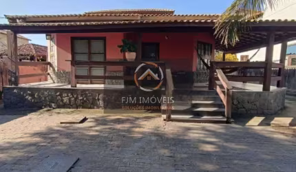 Casa em Itaipu, Niterói: 3 Dormitórios 2 Suítes por R$898k