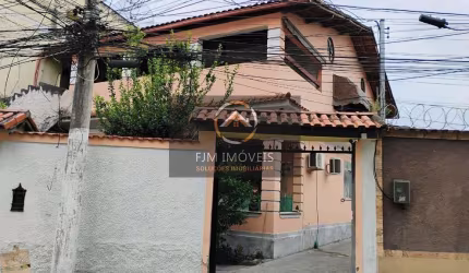 Casa à Venda em Fonseca, Niterói: 6 Dormitórios por R$630 mil