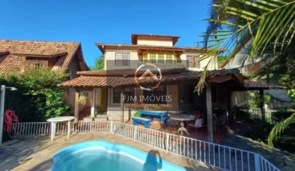 Casa de Condomínio em Badu  -  Niterói