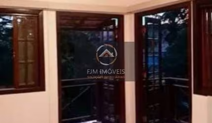 Casa de Condomínio em Itaipu - Niterói com 100m², 2 dormitórios e 2 suítes por R$ 750.000 - Venda
