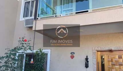 FJM Imóveis vende: Casa em Itaipu com piscina e sauna privativas
