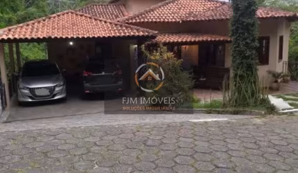 Casa de Condomínio em Niterói: 5 Dormitórios por R$1.199.000