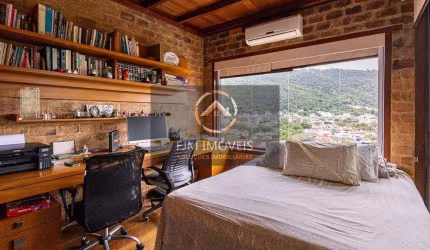 FJM Imoveis vende: Casa de Condomínio em São Francisco - Niterói por R$2,7M