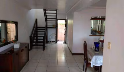 Casa com 3 quartos, 2 suítes, 287 metros em rua Fechada no Rio Vermelho