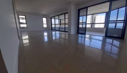 Apartamento 4 suítes vista mar na Barra