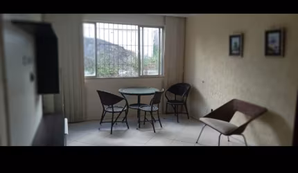 Apartamento 2/4 em excelente localizaçao