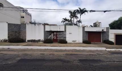 Casa a venda na Av Brasil