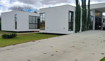 Casa 4 suítes no Haras Camping Clube