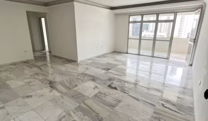 Apartamento para venda possui 138 metros com 3 quartos sendo 1 suíte com 2 vgs - em Boa viagem - Recife - PE