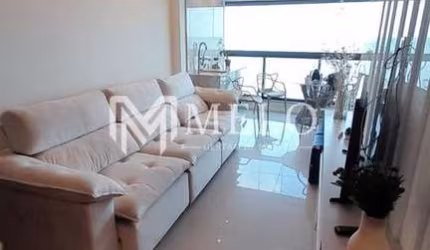 Venâncio Barbosa | Lindo apartamento de 3 quartos com 3 suítes, 3 vagas com 100m2  na Beira Mar de Casa Caiada | 125m².