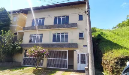 CASA EM BAIRRO TRADICIONAL