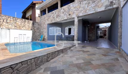 Casa com 3 dormitórios à venda, 232 m² por R$ 590.000,00 - Parque Balneário Oásis - Peruíbe/SP