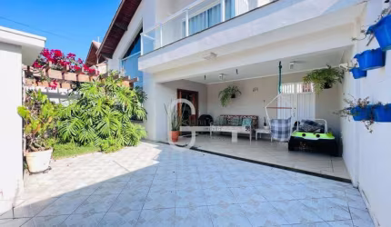 Casa com 4 dormitórios à venda, 192 m² por R$ 850.000,00 - Balneario Samburá - Peruíbe/SP