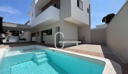 Casa com 3 dormitórios à venda, 141 m² por R$ 770.000,00 - Centro - Peruíbe/SP