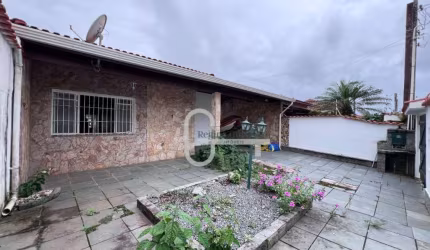 Casa com 2 dormitórios à venda, 160 m² por R$ 400.000,00 - Estância Balneária Maria Helena Novaes - Peruíbe/SP