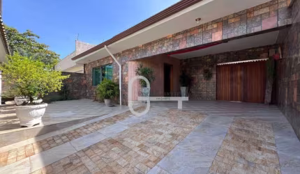 Casa com 4 dormitórios à venda, 262 m² por R$ 1.600.000,00 - Balneário Stella Maris - Peruíbe/SP