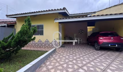 Casa à venda em Peruíbe, no bairro Estância São José em Peruíbe - SP.